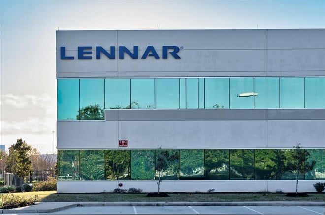 Lennar stock price 