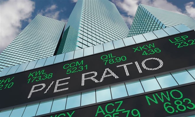 What is a Low P/E Ratio and What Does it Tell Investors?