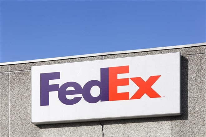 photo of fedex storefront