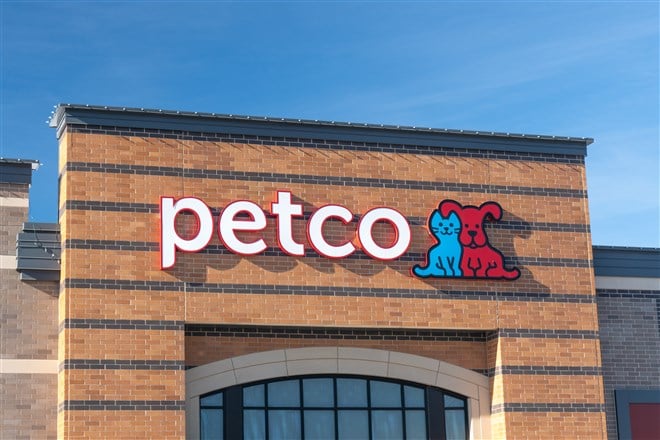 photo of petco logo on storefront