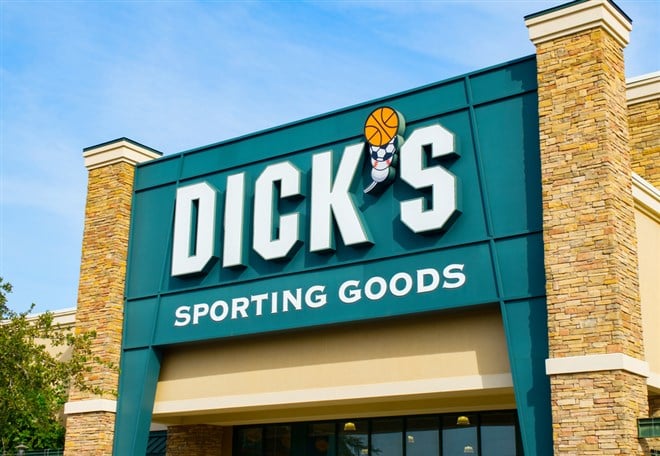 Dick's sporting goods logo sign 