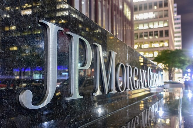 Should You Buy The Dip In JPMorgan (NYSE: JPM) Stock?