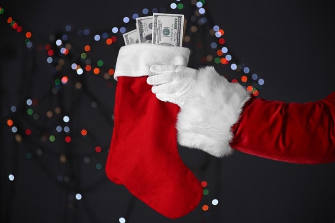 Last-Minute Stocking Stuffers For Dividend-Growth Investors