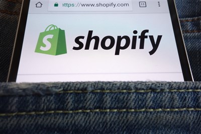 Shopify (NYSE:SHOP) Worth Sticking With