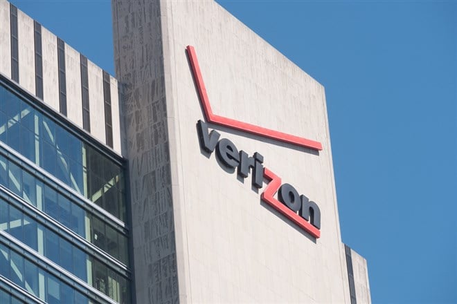 Verizon (NYSE:VZ) Gets a Bump From MoffettNathanson Hike