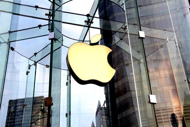 3 Reasons to Buy the Apple (NASDAQ: AAPL) Pullback