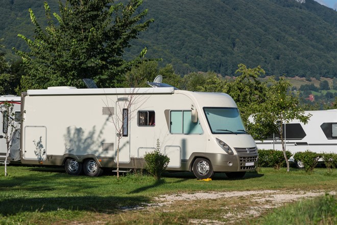 Why Are Insiders Selling Camping World? 