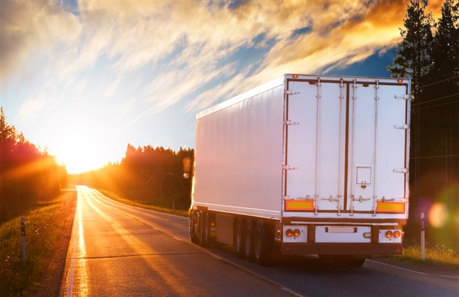 Trucking Company Saia Pulls Back From Highs, But Holds Above Key Averages