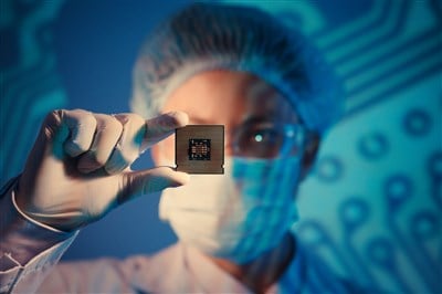 Intel Poised to Make Giga-Investment in Fighting Chip Shortage