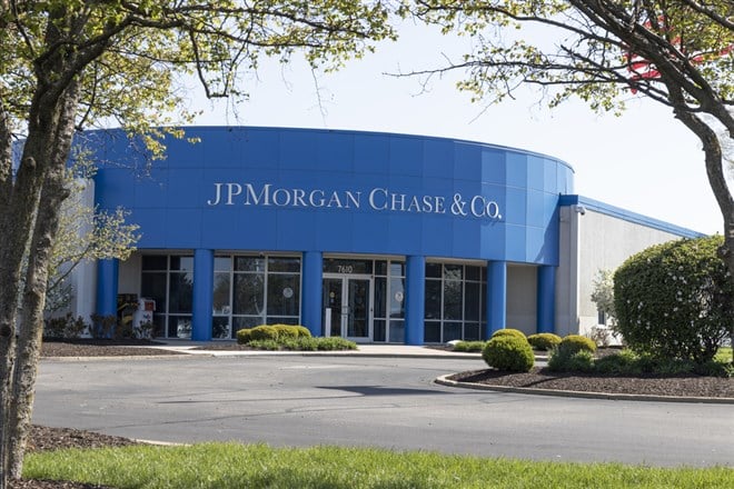 JPMorgan Chase Slips On Mix Results