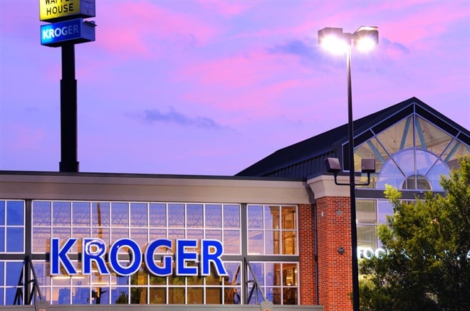 Should Investors Look to Bag Shares of Kroger’s or Albertson’s?