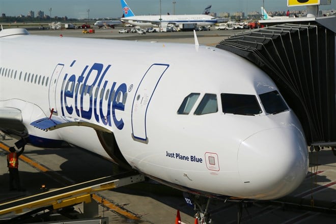 JetBlue Airways Missed Estimates, Is It a Buying Opportunity?