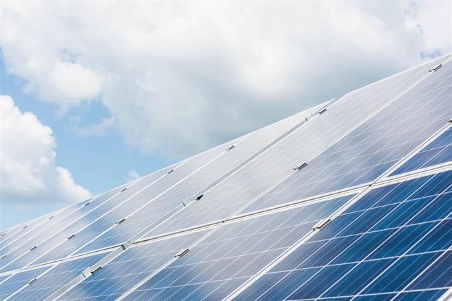 Will The Sun Shine On These 3 Large-Cap Solar Stocks In 2023? 