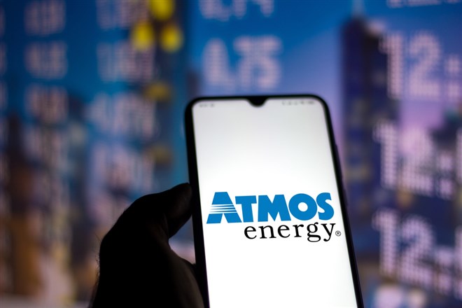 Is Atmos Energy Corporation Worth a Glance for Dividend-Hungry Investors?
