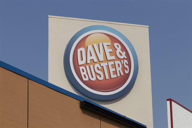 It’s Time To PLAY With Dave & Buster’s