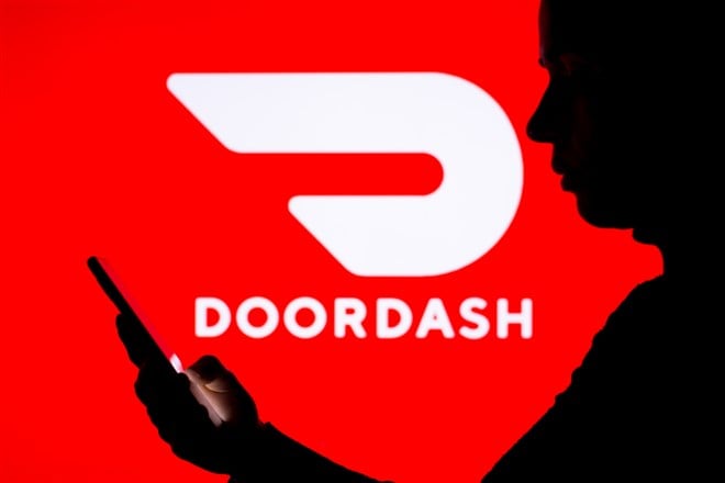 DoorDash Outperforms Despite Losses - Is It Time To Buy?
