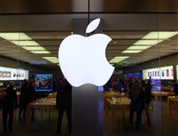 Is Apple a growth stock or value stock? Image of Apple store with logo