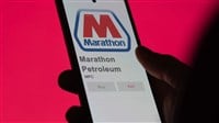 Close up photo off marathon petroleum logo on a smart phone. Marathon petroleum price stocks.