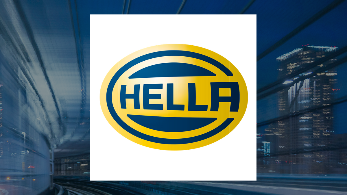 Bollore (OTCMKTS:BOIVF) Shares Gap Up – Still a Buy?