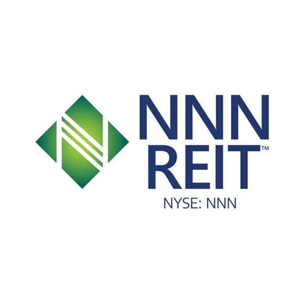 NNN stock logo