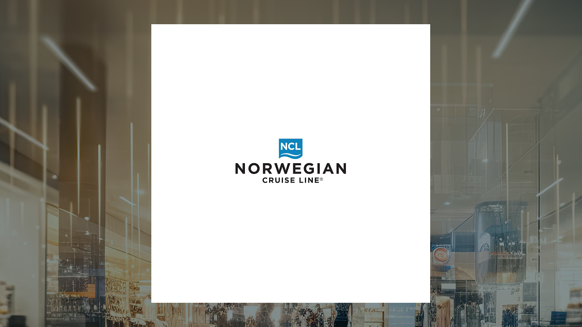 Wells Fargo & Company Cuts Norwegian Cruise Line (NYSE:NCLH) Price Target to $19.00