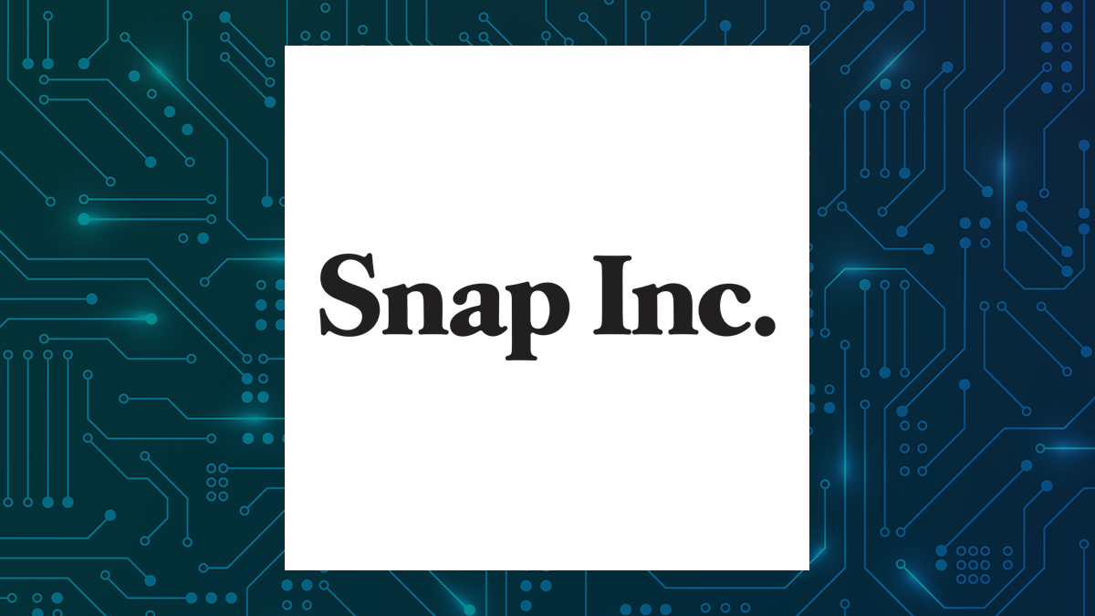 Snap logo with Computer and Technology background