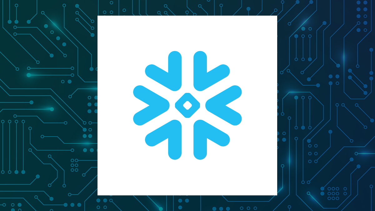 Image for Snowflake (NYSE:SNOW) PT Raised to $250.00 at Truist Financial