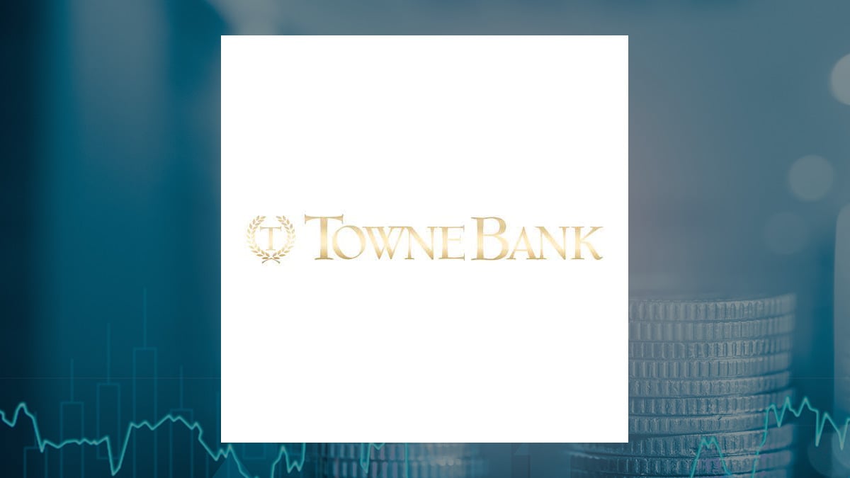 TowneBank (NASDAQ:TOWN) Position Cut by Raymond James & Associates ...