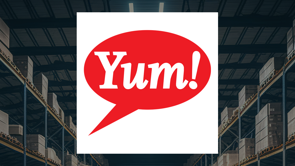 Yum! Brands, Inc. (NYSE:YUM) Director Sells $859,222.71 in Stock ...